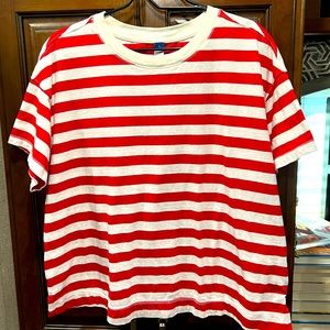 Old Navy cropped tshirt! Size XL